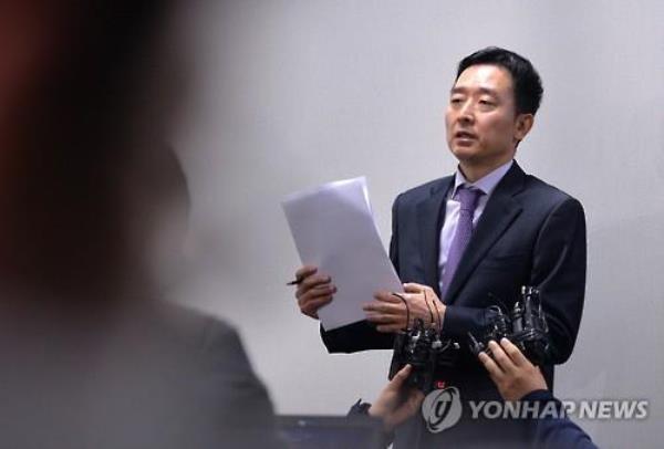 This file photo shows Lee Do-woon, former editorial writer for the Munhwa Ilbo. (Yonhap)