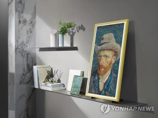 Samsung's The f<em></em>rame TV is shown in this photo provided by the company on Nov. 25. 2021. (PHOTO NOT FOR SALE) (Yonhap)