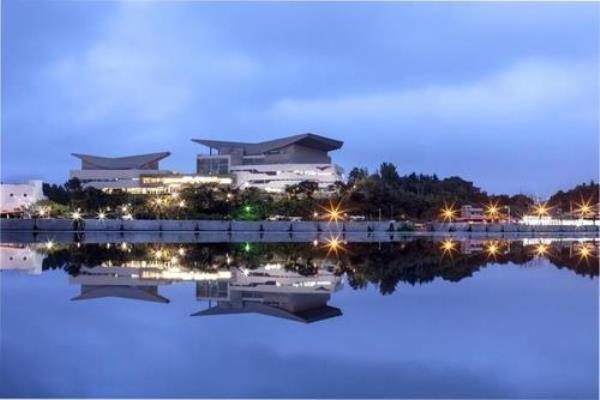 This photo provided by the To<em></em>ngyeong city government shows a night exterior view of the To<em></em>ngyeong Arts Center, the venue of the annual To<em></em>ngyeong Internatio<em></em>nal Music Festival in Tongyeong, South Gyeo<em></em>ngsang Province. (PHOTO NOT FOR SALE) (Yonhap)