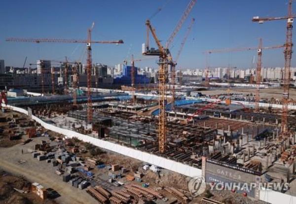第四季度建筑合同价值下降18.4%