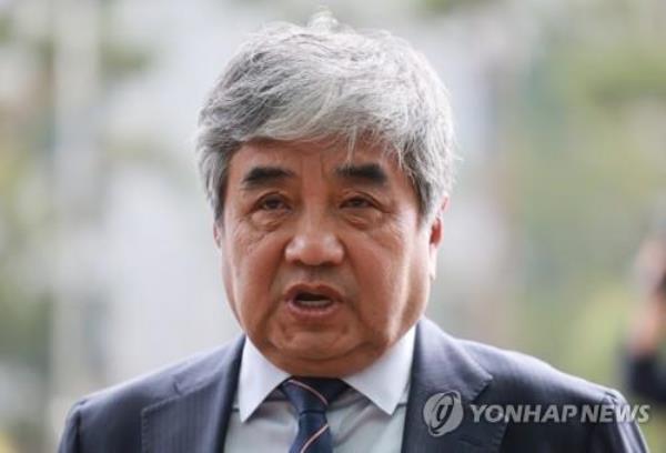 广播监督委员会主席出席拘捕令听证会