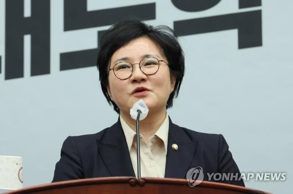 Ruling People Power Party Rep. Cho Su-jin speaks in a general meeting of lawmakers at the Natio<em></em>nal Assembly in this file photo taken March 10, 2023. (Yonhap)