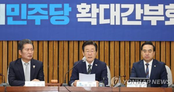 主要反对党指责政府在窃听怀疑问题上对美国持“顺从”态度
