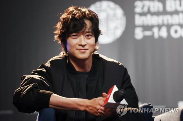 In this file photo, actor Gang Dong-won speaks during an event hosted by the Busan Internatio<em></em>nal Film Festival held in the southeastern port city of Busan on Oct. 9, 2022. (Yonhap)