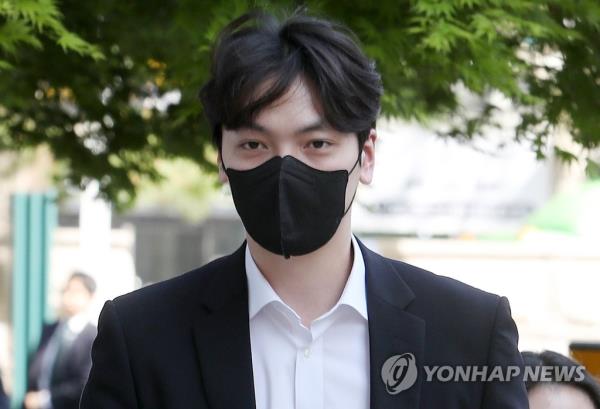 职业排球运动员因试图逃避兵役被判1年监禁