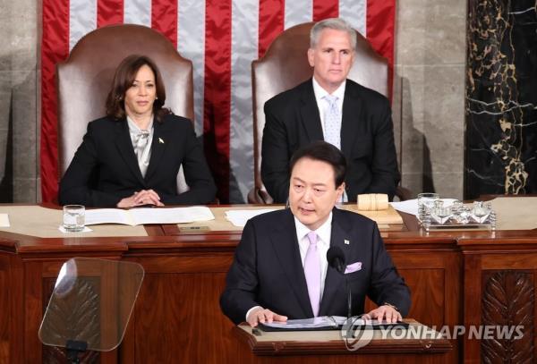 尹光雄说，韩国将与美国一道扮演“自由指南针”的角色