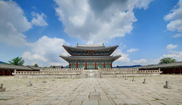 A photo of the royal Gyeo<em></em>ngbok Palace of the Joseon Dynasty (1392-1910) in central Seoul provided by Gucci on April 28, 2023 (PHOTO NOT FOR SALE) (Yonhap)