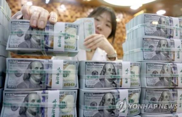 Foreign reserves grow in April on dollar's fall - 1