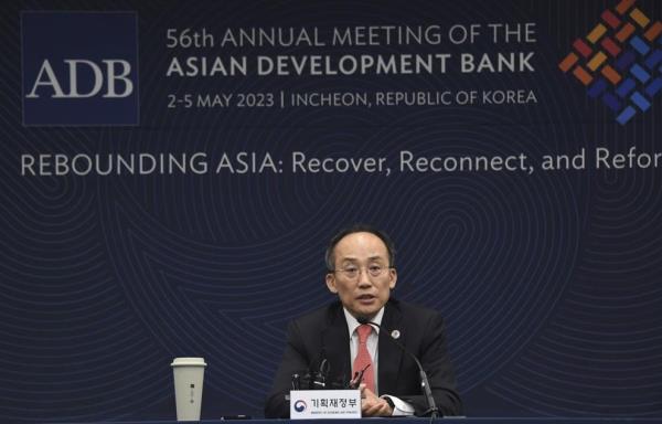 Finance Minister Choo Kyung-ho speaks during a press co<em></em>nference in Incheon, 27 kilometers west of Seoul, on May 4, 2023, in this photo released by the Ministry of Eco<em></em>nomy and Finance. (PHOTO NOT FOR SALE) (Yonhap)