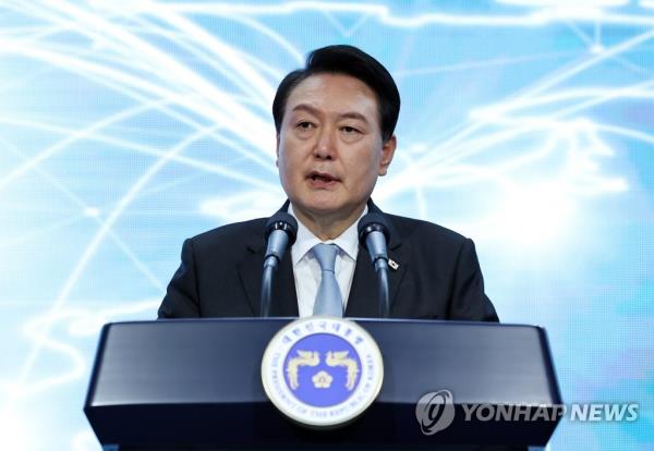 尹光雄承诺全力支持科学研究和交流