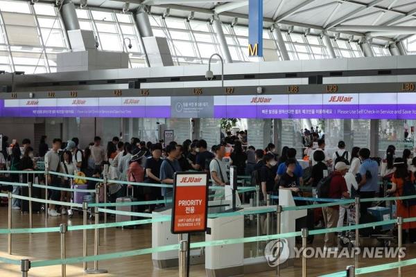 今年上半年的航空乘客达到了大流行前水平的84%，超过5300万人次