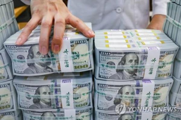 由于股息收入，外币存款在5月份开始了连续4个月的下降