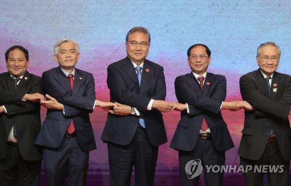 韩国承诺扩大与东盟的伙伴关系