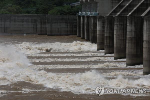 韩国要求北韩提前通知水坝放水，但北韩一直没有回应