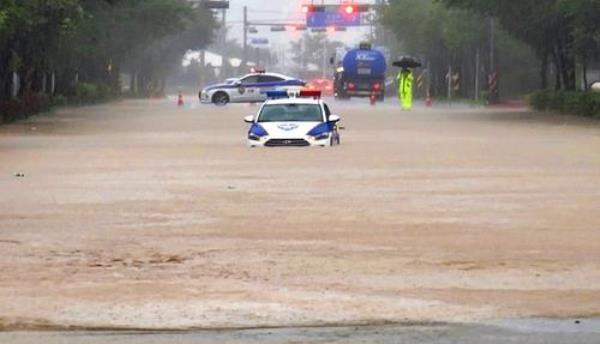 (二)中部地区可能会有每小时高达100毫米的雨量