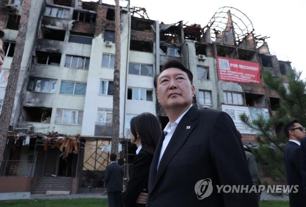 尹光雄突然访问乌克兰以示支持