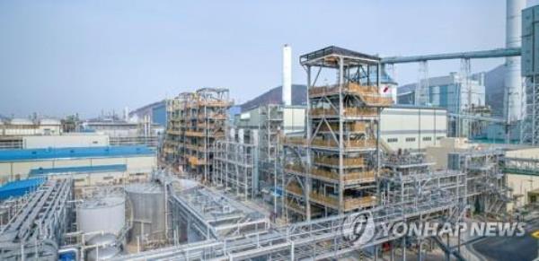 This file photo provided by LG Chem Ltd. shows its carbon nano tube factory in Yeosu, some 310 kilometers southwest of Seoul, on June 2, 2023. (PHOTO NOT FOR SALE) (Yonhap) 