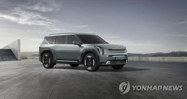 This file photo provided by Kia Corp. shows its flagship EV9 electric SUV. (PHOTO NOT FOR SALE) (Yonhap)