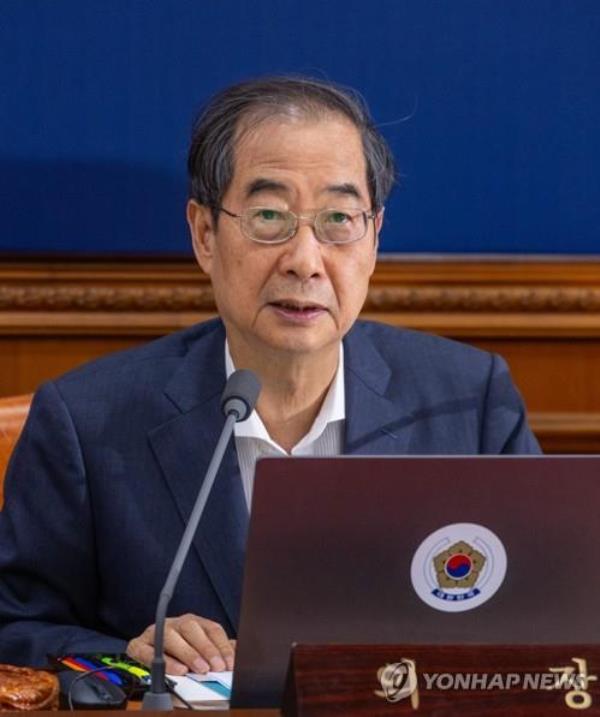 Prime Minister Han Duk-soo speaks during a Cabinet meeting on Aug. 8, 2023. (Yonhap) 