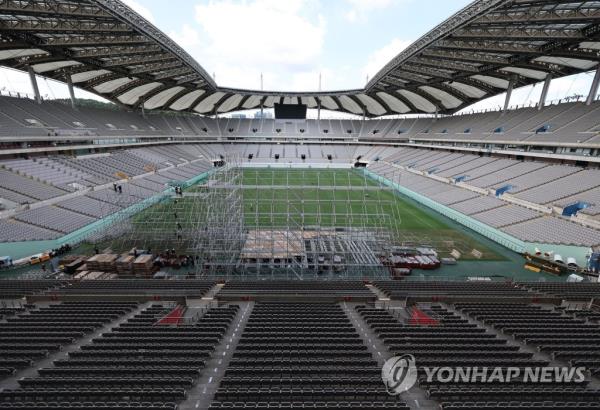 The stage for the K-pop co<em></em>ncert for the 25th World Scout Jamboree is seen being set up at Seoul World Cup Stadium in western Seoul on Aug. 8, 2023. The Ministry of Culture, Sports and Tourism said the co<em></em>ncert will be held on Aug. 11. (Yonhap)