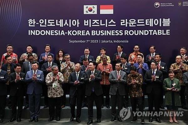 韩国和印尼决定在电动汽车、生物、未来产业等领域加强合作