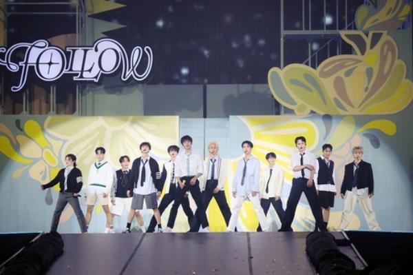 Seventeen的东京巨蛋演唱会吸引了10万名粉丝