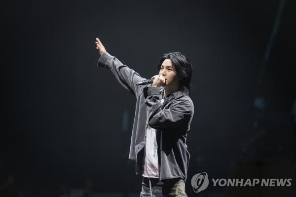 防弹少年团成员菅义伟将于周五开始服兵役