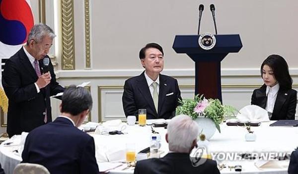中秋节，尹光雄在广岛与韩国原子弹受害者共进午餐