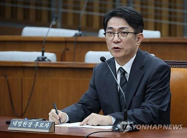 Supreme Court Chief Justice nominee Lee Gyun-ryong answers questions from lawmakers during a co<em></em>nfirmation hearing at the Natio<em></em>nal Assembly in Seoul, in this file photo taken Sept. 20, 2023. (Yonhap)