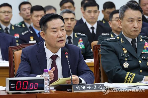 Defense Minister Shin Won-sik speaks during a parliamentary audit session held at the Natio<em></em>nal Assembly on Oct. 27, 2023. (Yonhap) 