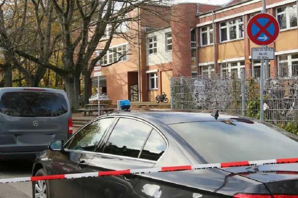 德国:汉堡警方在学校受到“威胁”后进行逮捕