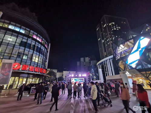 重庆网购：一场魔幻山城的时尚狂欢