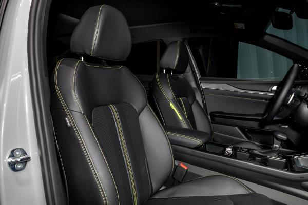 2025 Kia Carnival HEV | Cars.com photo by Christian Lantry