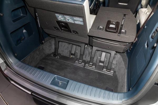 2025 Kia Carnival HEV | Cars.com photo by Christian Lantry