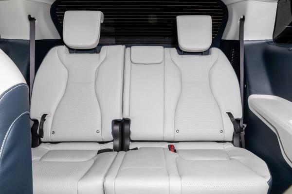 2025 Kia Carnival HEV | Cars.com photo by Christian Lantry