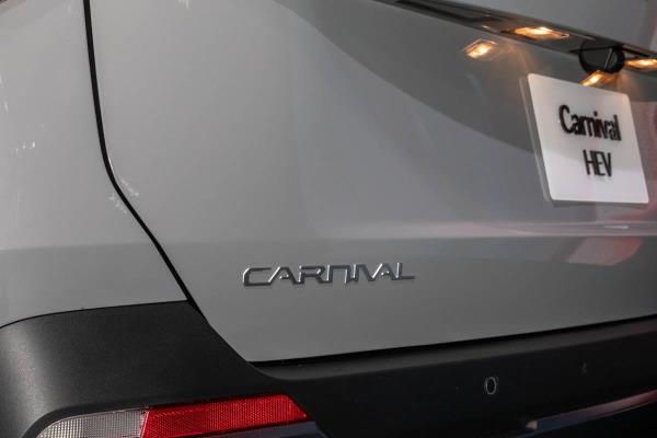 2025 Kia Carnival HEV | Cars.com photo by Christian Lantry