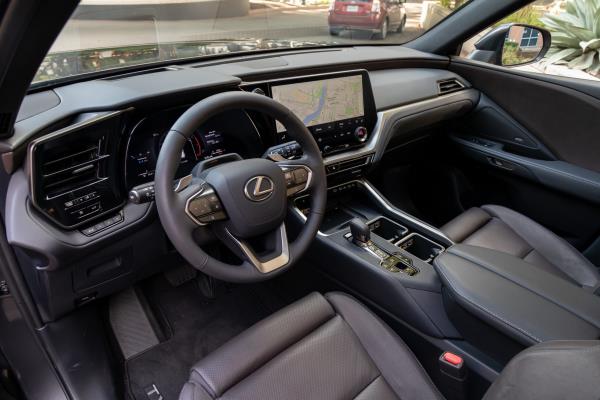 lexus-tx-350-premium-awd-2024-37-interior-front-row