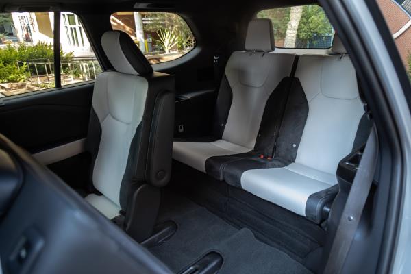 lexus-tx-500h-f-sport-performance-2024-27-interior-third-row