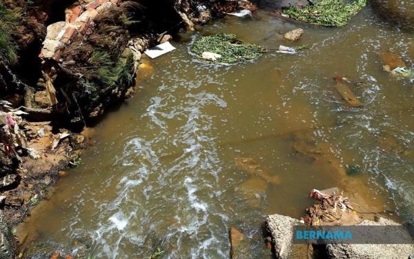 Sungai Kim Kim pollution: Johor govt to request Deputy Public Prosecutor to see if fines imposed adequate