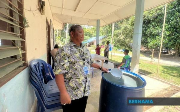 Kuala Betis Orang Asli facing shortage of water from tube wells, says village chief