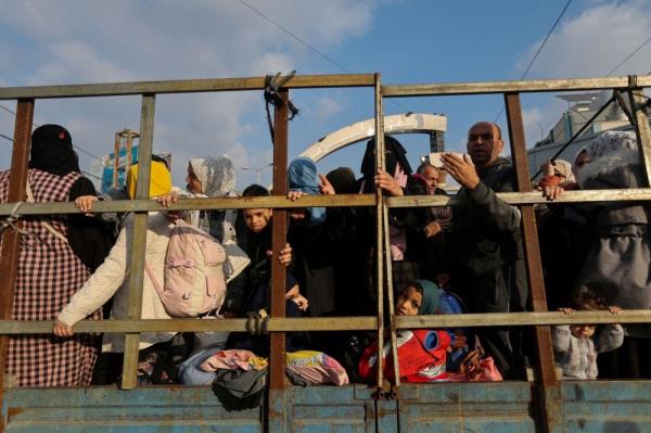 Gazans flee homes, dig through rubble as Israeli strikes resume
