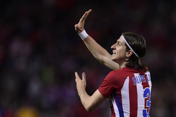Ex-Brazil defender Filipe Luis to retire
