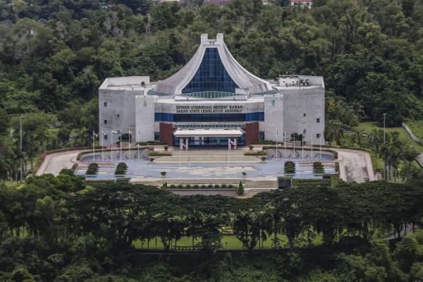 沙巴议会通过修正案，扩大伊斯兰教法法庭在伊斯兰遗产方面的权力，加强法特瓦程序
