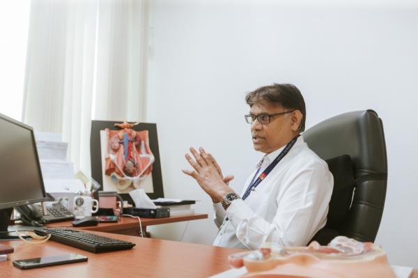 Dr.Bala has been a urologist for more than 20 years now and is one of the pio<em></em>neers of robotic assisted surgery in Malaysia. — Picture by Raymond Manuel.