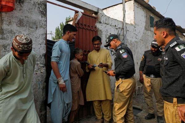 Pakistan suicide bombing carried out by Afghan national, army says